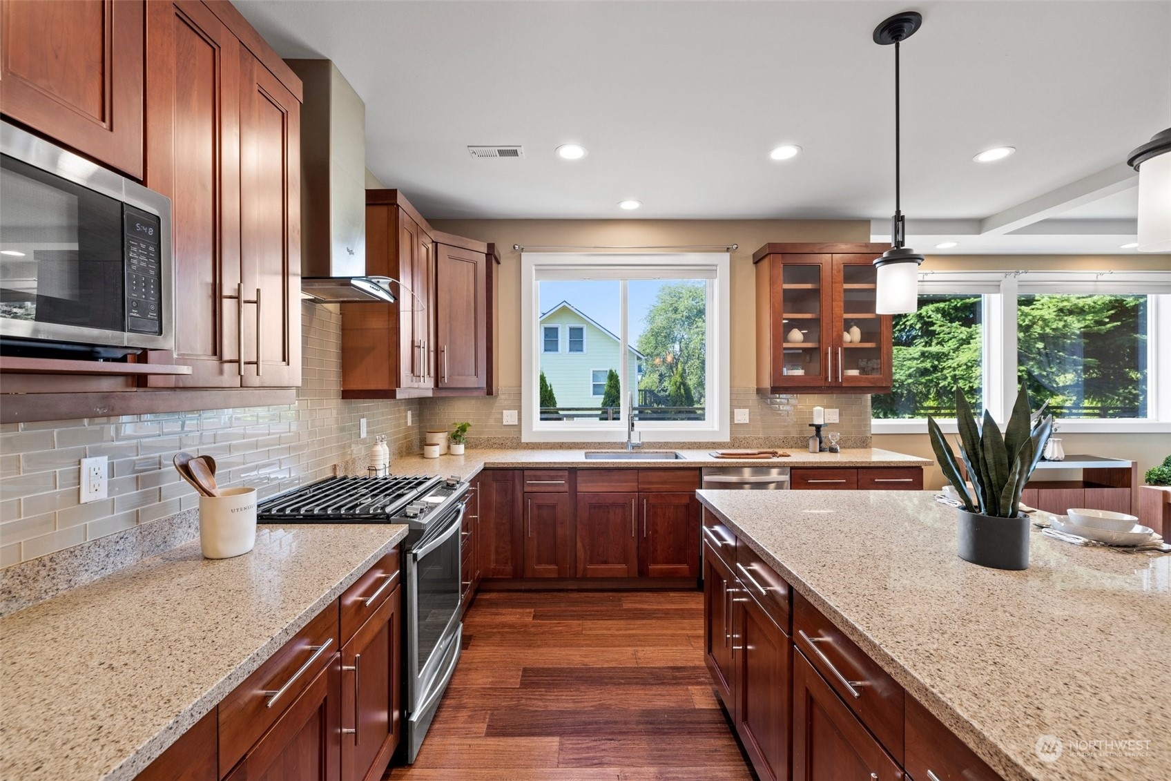 18635 108th Avenue Southeast Renton, WA 98055 - Photo 18 of 40 Gallery Image 18