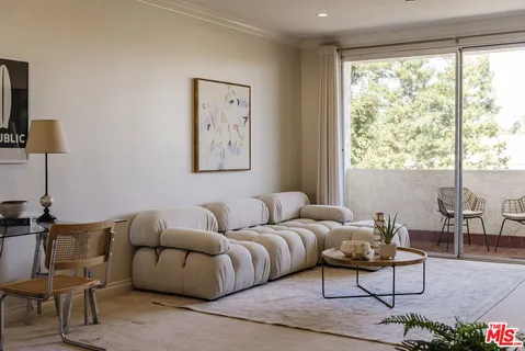 $899,000 | 125 Montana Avenue, Unit 404, Santa Monica, CA 90403