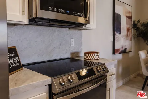 $899,000 | 125 Montana Avenue, Unit 404, Santa Monica, CA 90403