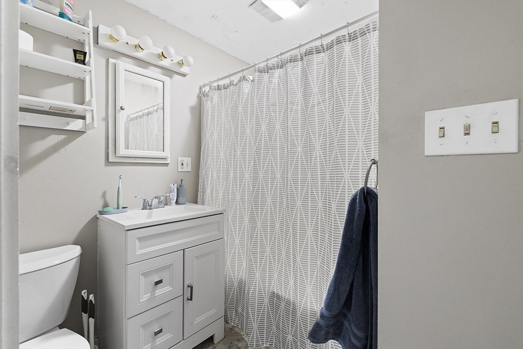 113 Main Street Oxford, MA 01540 - Photo 12 of 39