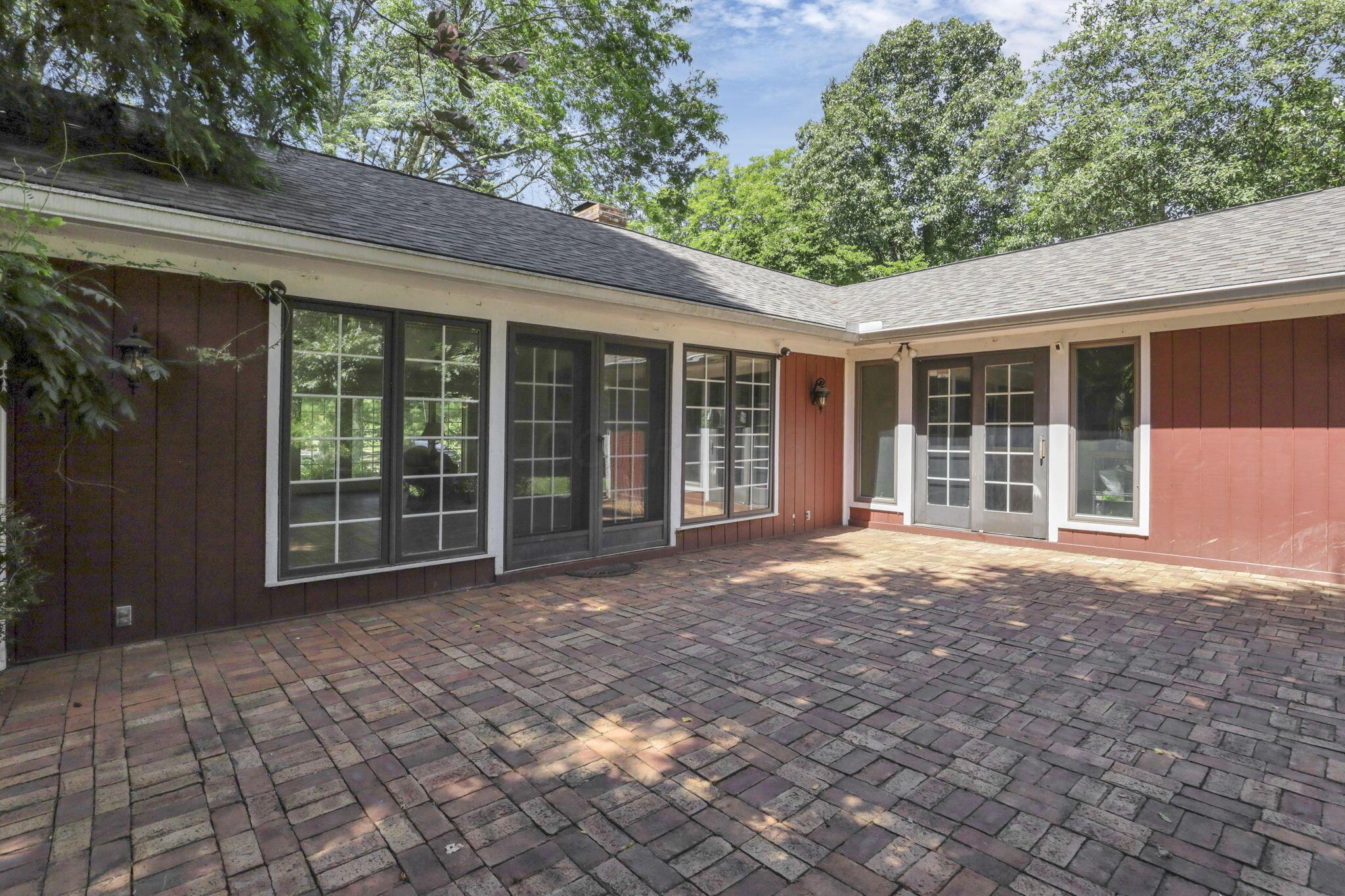 7255 Ridge Road Zanesville, OH 43701 - Photo 70 of 91 Back patio