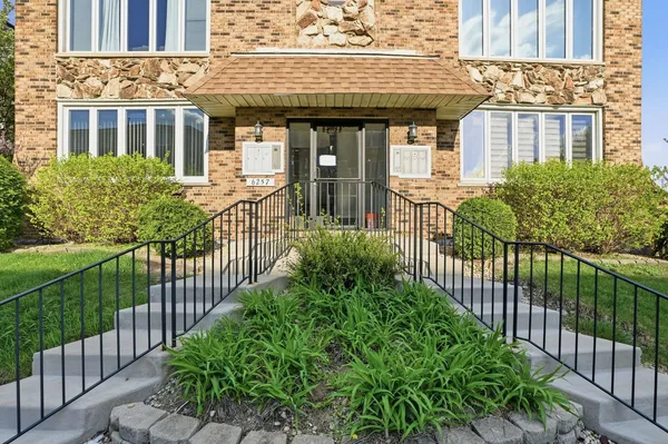 $209,900 | 6257 South Newland Avenue, Unit 1N, Chicago, IL 60638