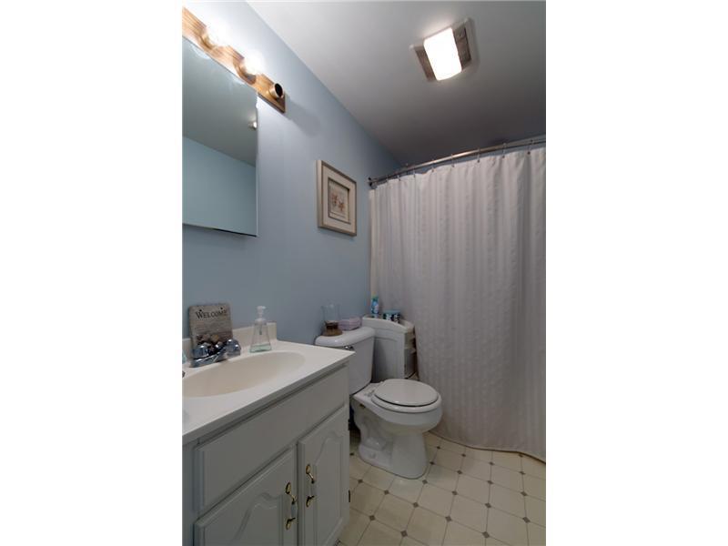 207 Gillette Road Hope, ME 04847 - Photo 9 of 17 Bathroom.
