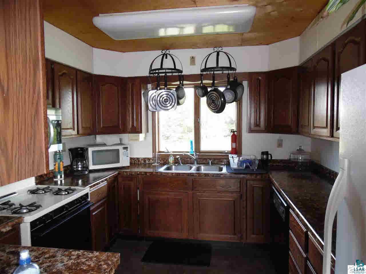 27275 Engoe Road Washburn, WI 54891 - Photo 4 of 24 Kitchen