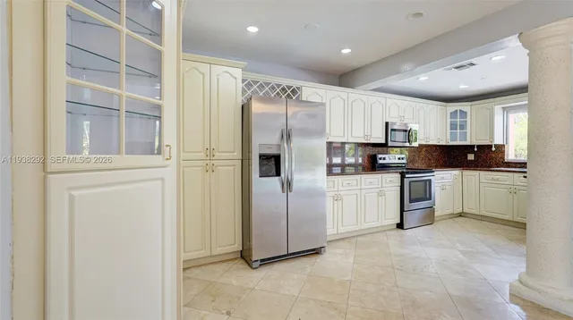 $3,995 | 1299 West 77th Street, Hialeah, FL 33014