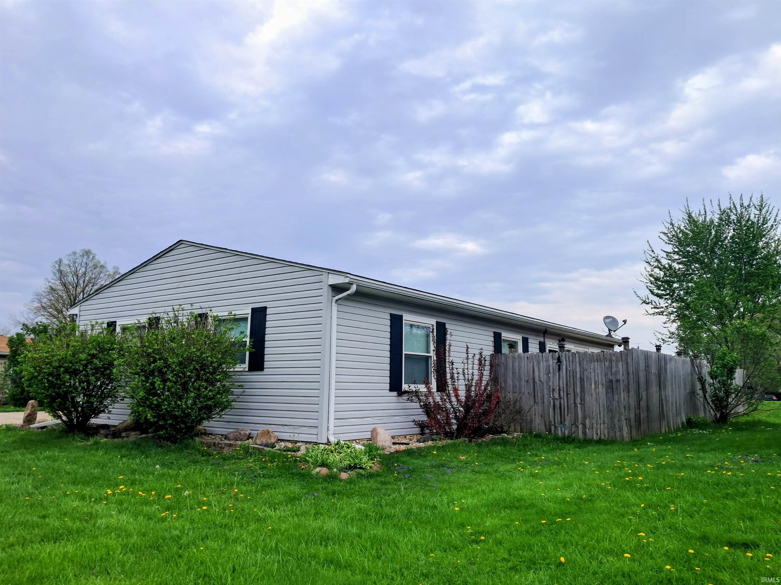 1534 Forbes Avenue Peru, IN 46970 - Photo 2 of 32