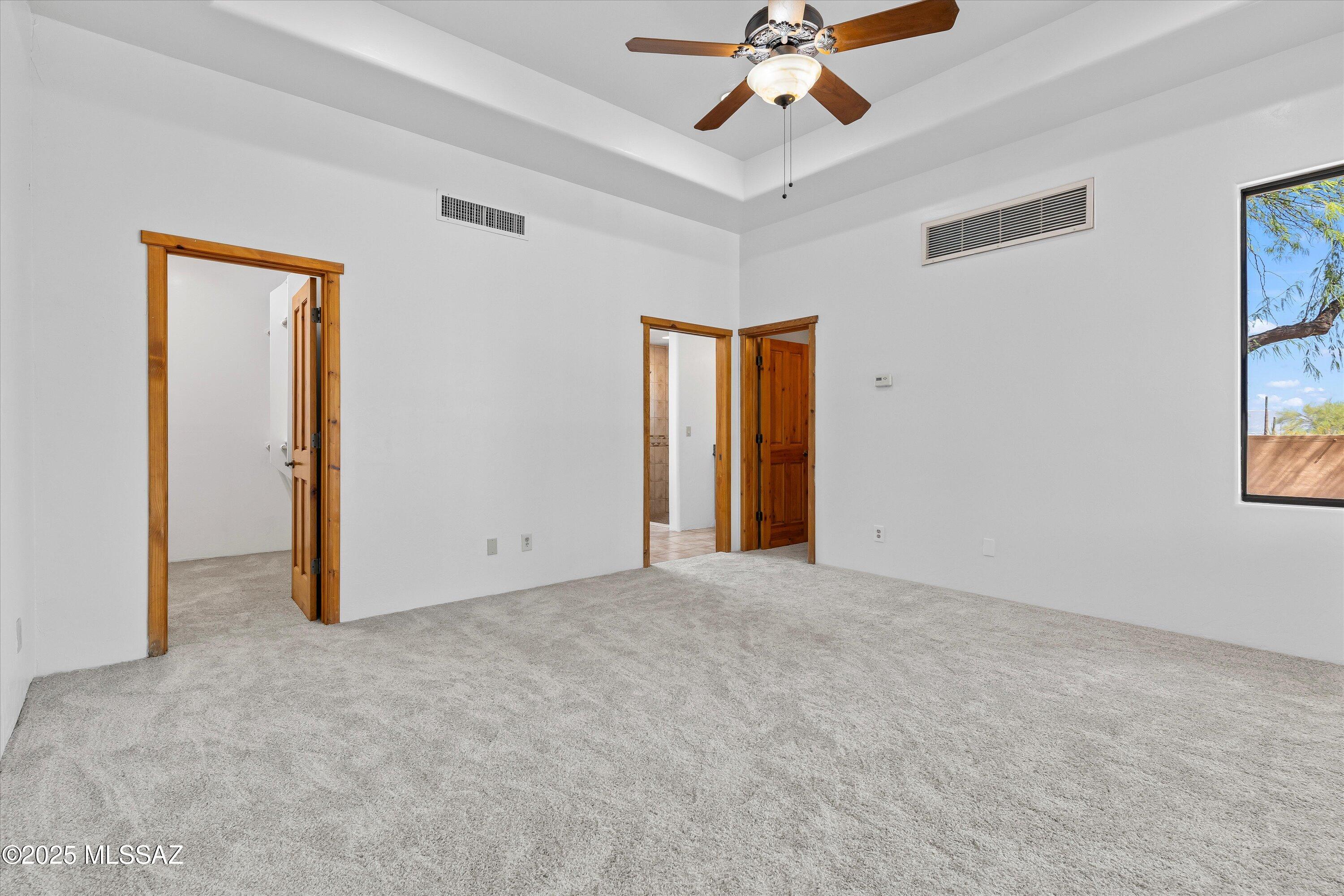 6200 North Abington Road Tucson, AZ 85743 - Photo 12 of 40 22-Primary Bedroom