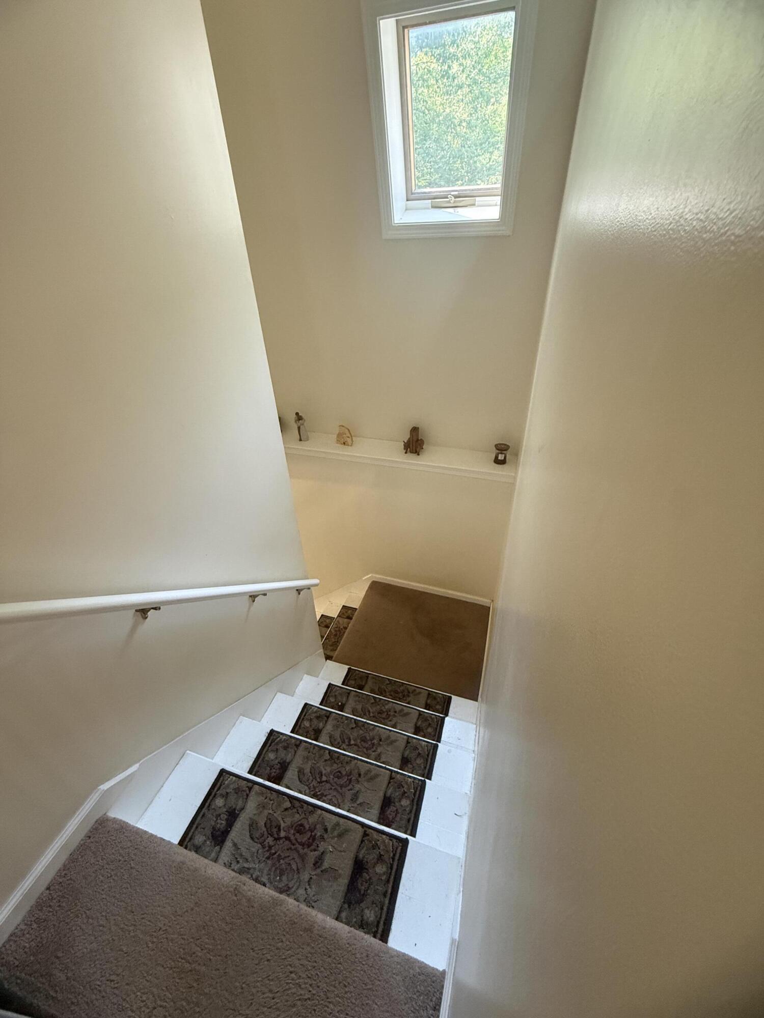 173 County Woods Road Newport, ME 04953 - Photo 18 of 50 Staircase
