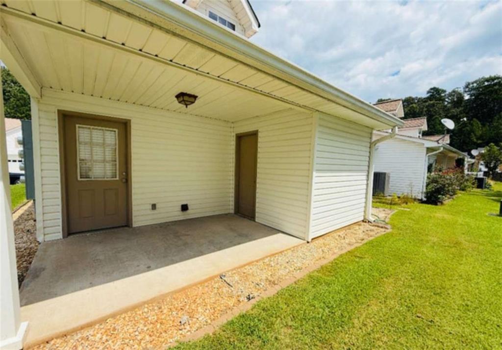 153 Crest Pointe Bremen, GA 30110 - Photo 21 of 24 a view of a house with backyard