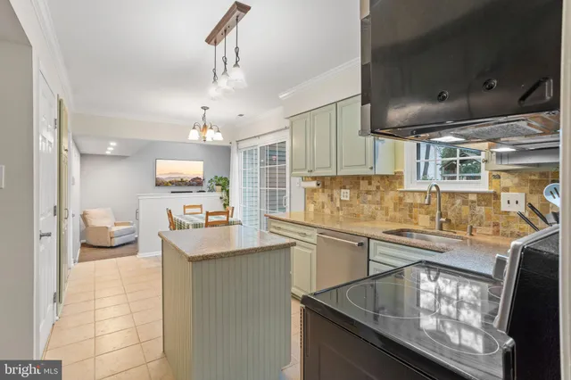 $539,900 | 36 Whitechapel Drive, Mount Laurel, NJ 08054