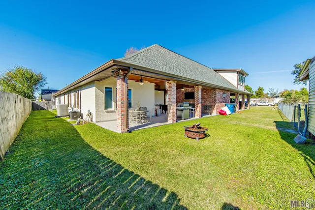 $1,750,000 | 100-102 Pasture Court, Thibodaux, LA 70301