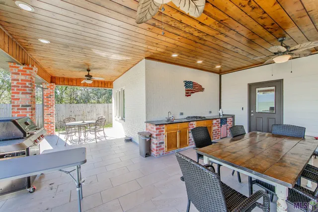 $1,750,000 | 100-102 Pasture Court, Thibodaux, LA 70301