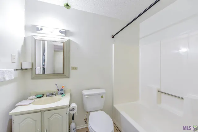 $1,750,000 | 100-102 Pasture Court, Thibodaux, LA 70301