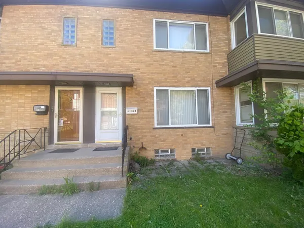 $329,900 | 4740 Main Street, Unit B, Skokie, IL 60076