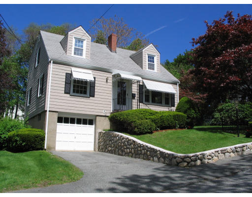 16 Innitou Road Woburn, MA 01801 - Photo 1 of 7 Gallery Image 1