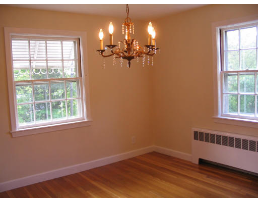 16 Innitou Road Woburn, MA 01801 - Photo 3 of 7 Gallery Image 3