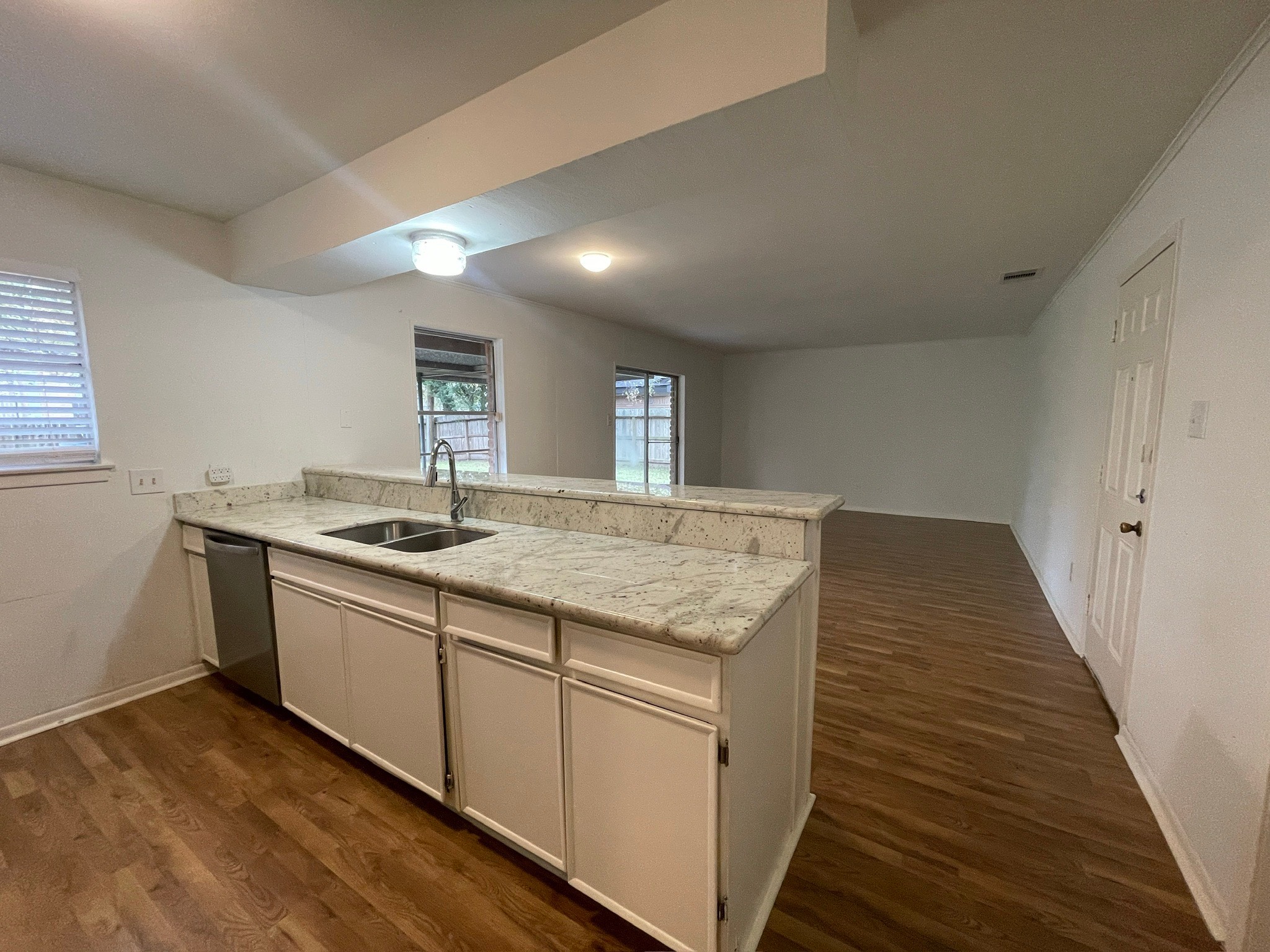 7219 Tanager Street Houston, TX 77074 - Photo 3 of 18