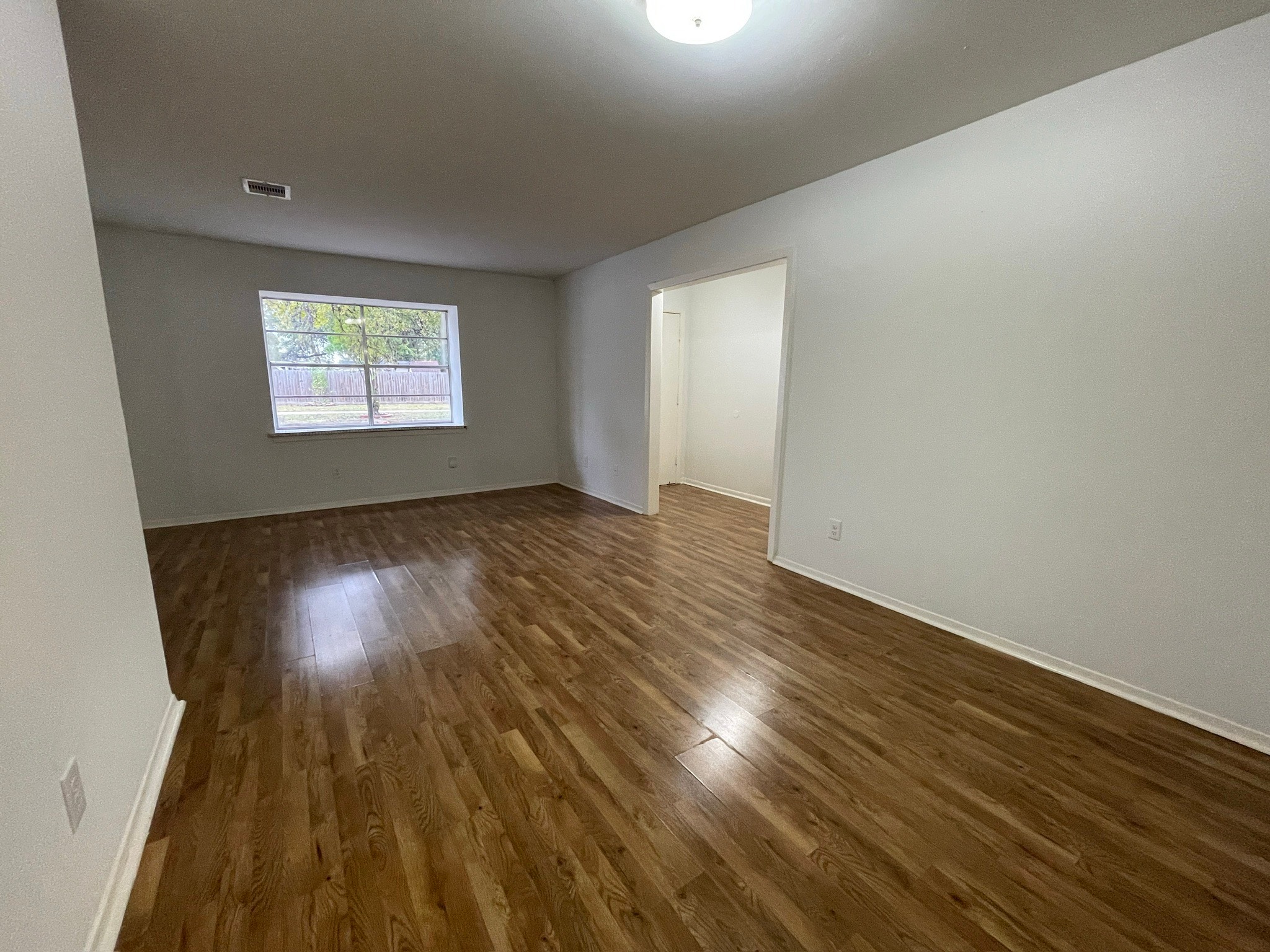 7219 Tanager Street Houston, TX 77074 - Photo 4 of 18