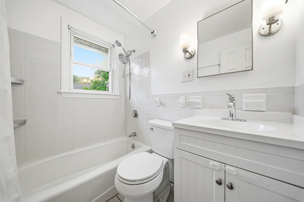 18 Bradford Road, Unit 18 Winchester, MA 01890 - Photo 16 of 28