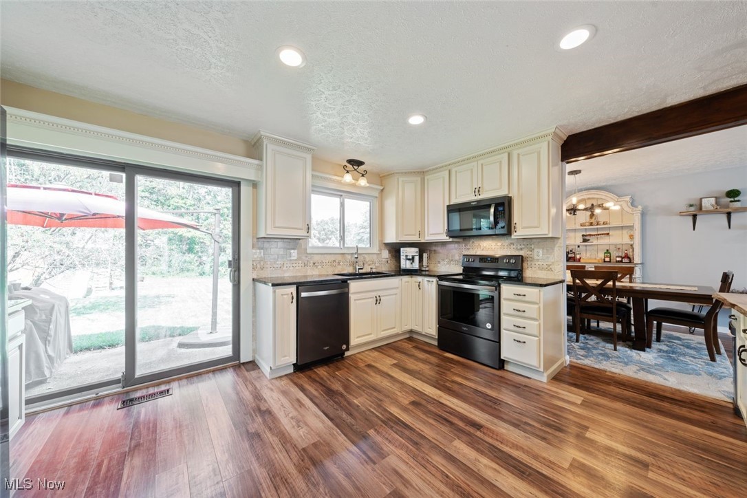 13388 Olde Orchard Road Strongsville, OH 44136 - Photo 9 of 38 Gallery Image 9