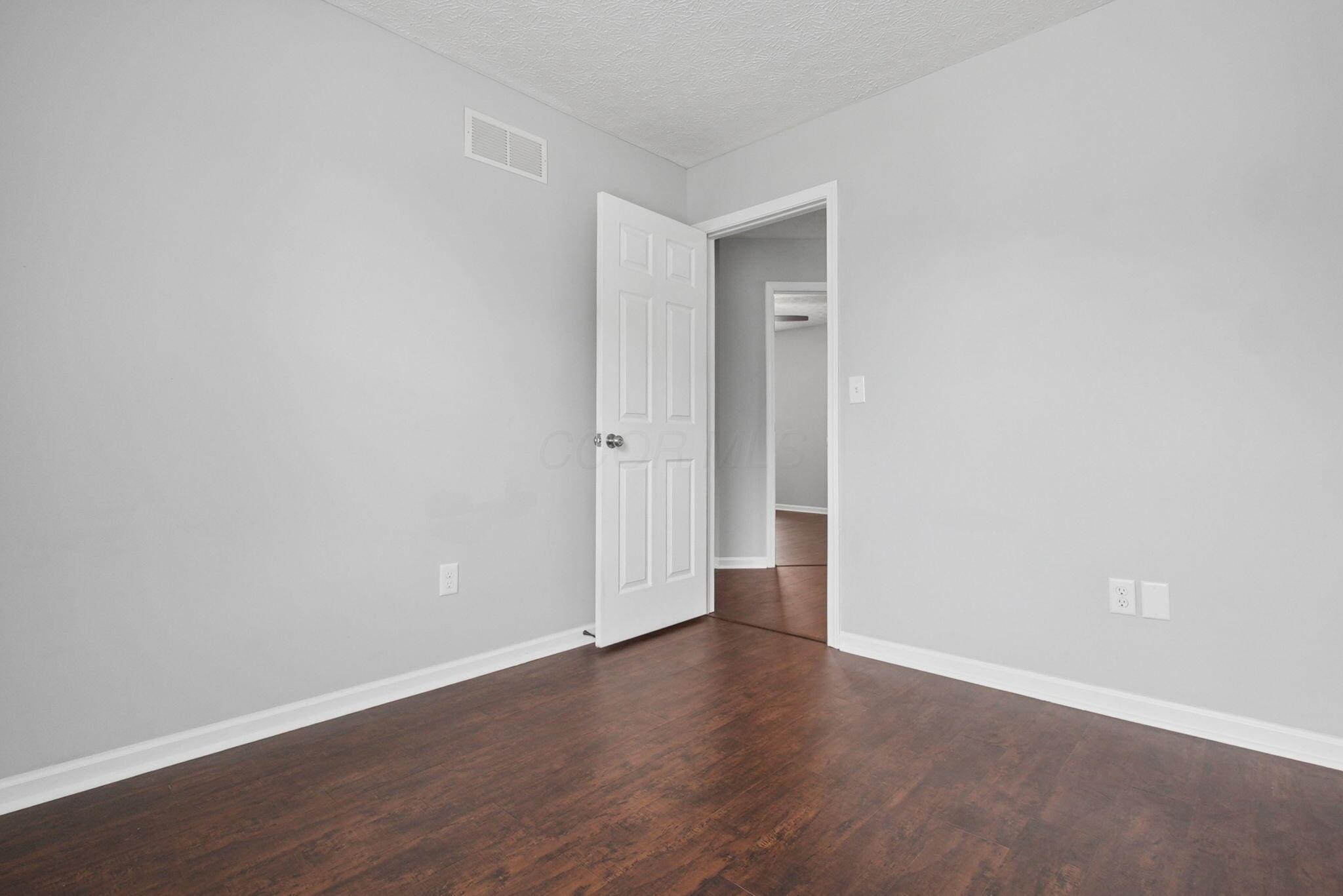 596 Ridenour Road Columbus, OH 43230 - Photo 26 of 54 26-web-or-mls-596-ridenour-rd