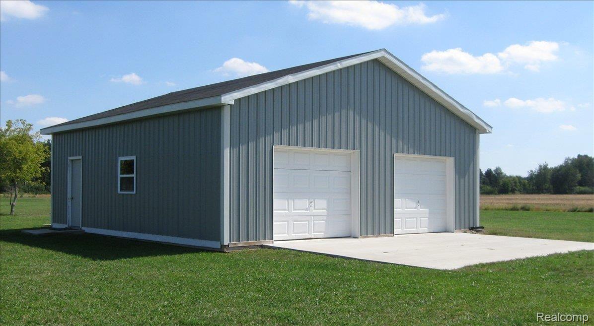 1848 Bowers Road Lapeer, MI 48446 - Photo 2 of 5 Pole Barn