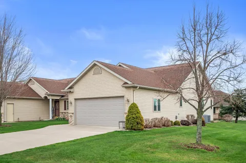 $324,900 | 133 South 2nd Street, Oostburg, WI 53070