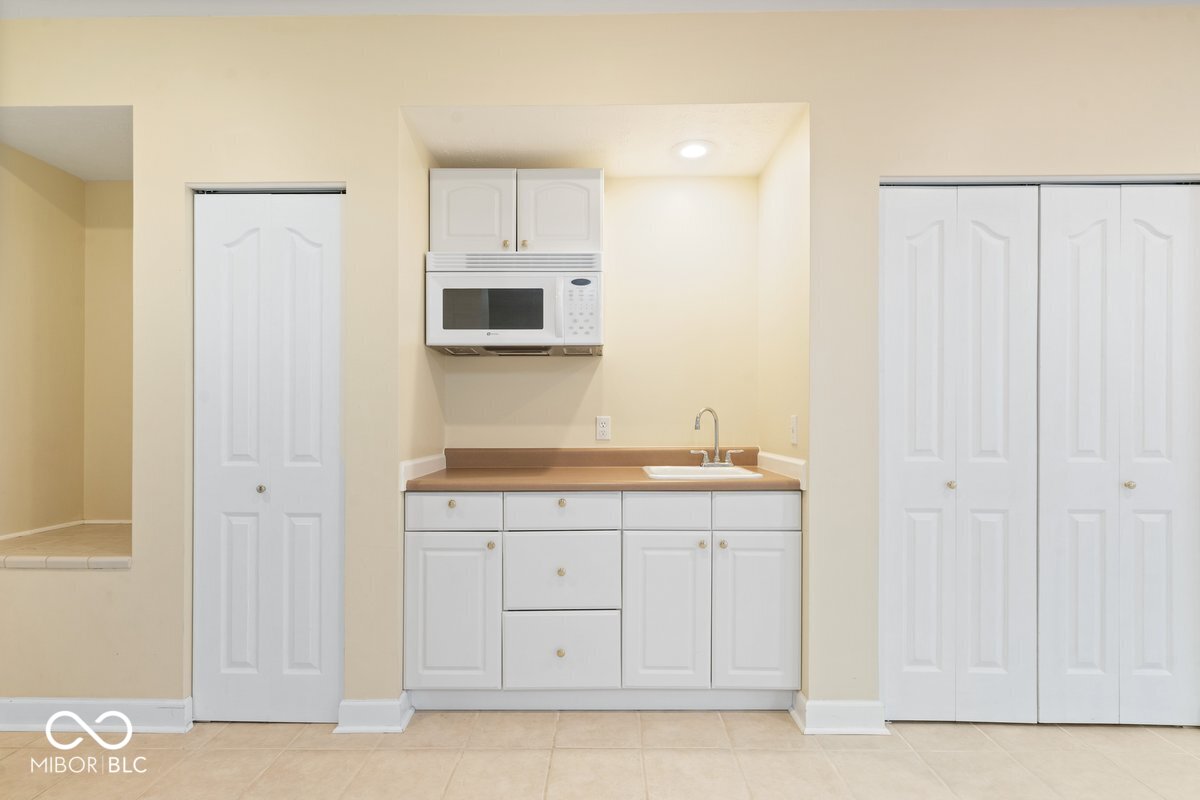 13903 Marble Arch Way Fishers, IN 46037 - Photo 24 of 43