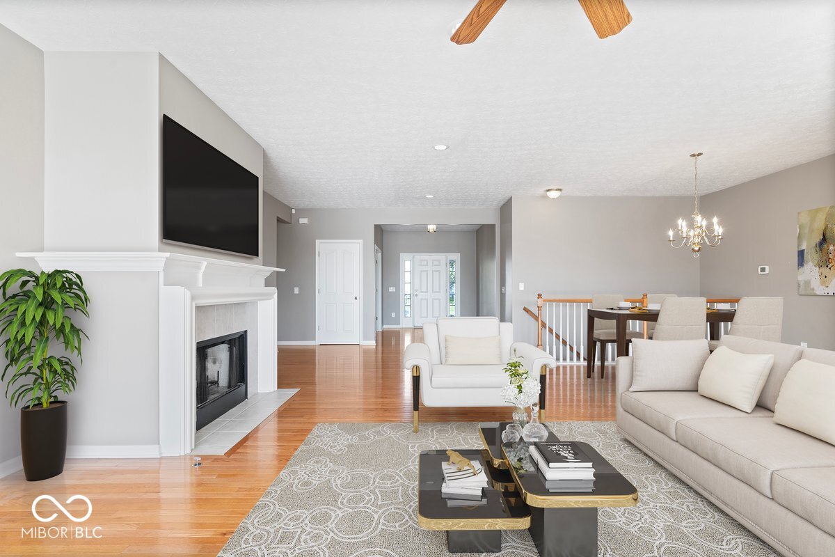 13903 Marble Arch Way Fishers, IN 46037 - Photo 3 of 43