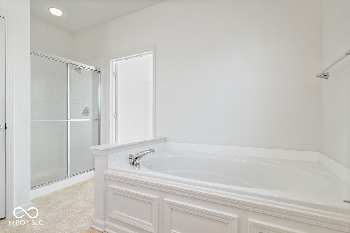 13903 Marble Arch Way Fishers, IN 46037 - Photo 32 of 43