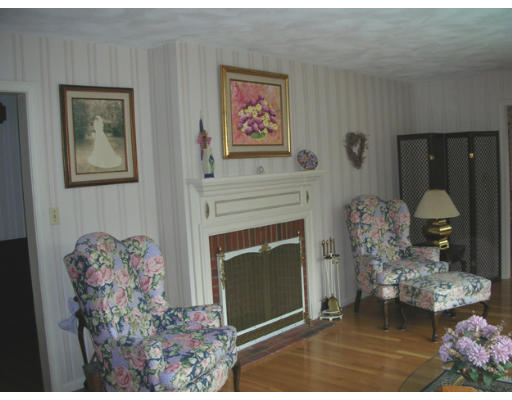 16 Olde Farms Road Boxford, MA 01921 - Photo 8 of 15