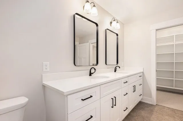 $679,900 | 5577 Timberstone Lane, West Olive, MI 49460