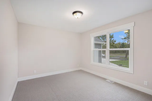 $679,900 | 5577 Timberstone Lane, West Olive, MI 49460