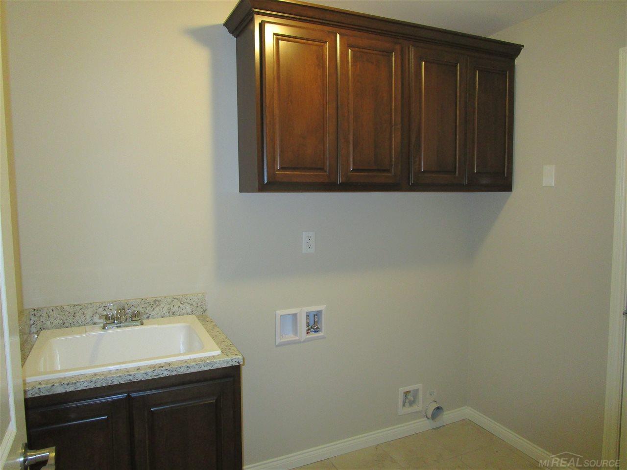 47408 Mariners New Baltimore, MI 48051 - Photo 13 of 15