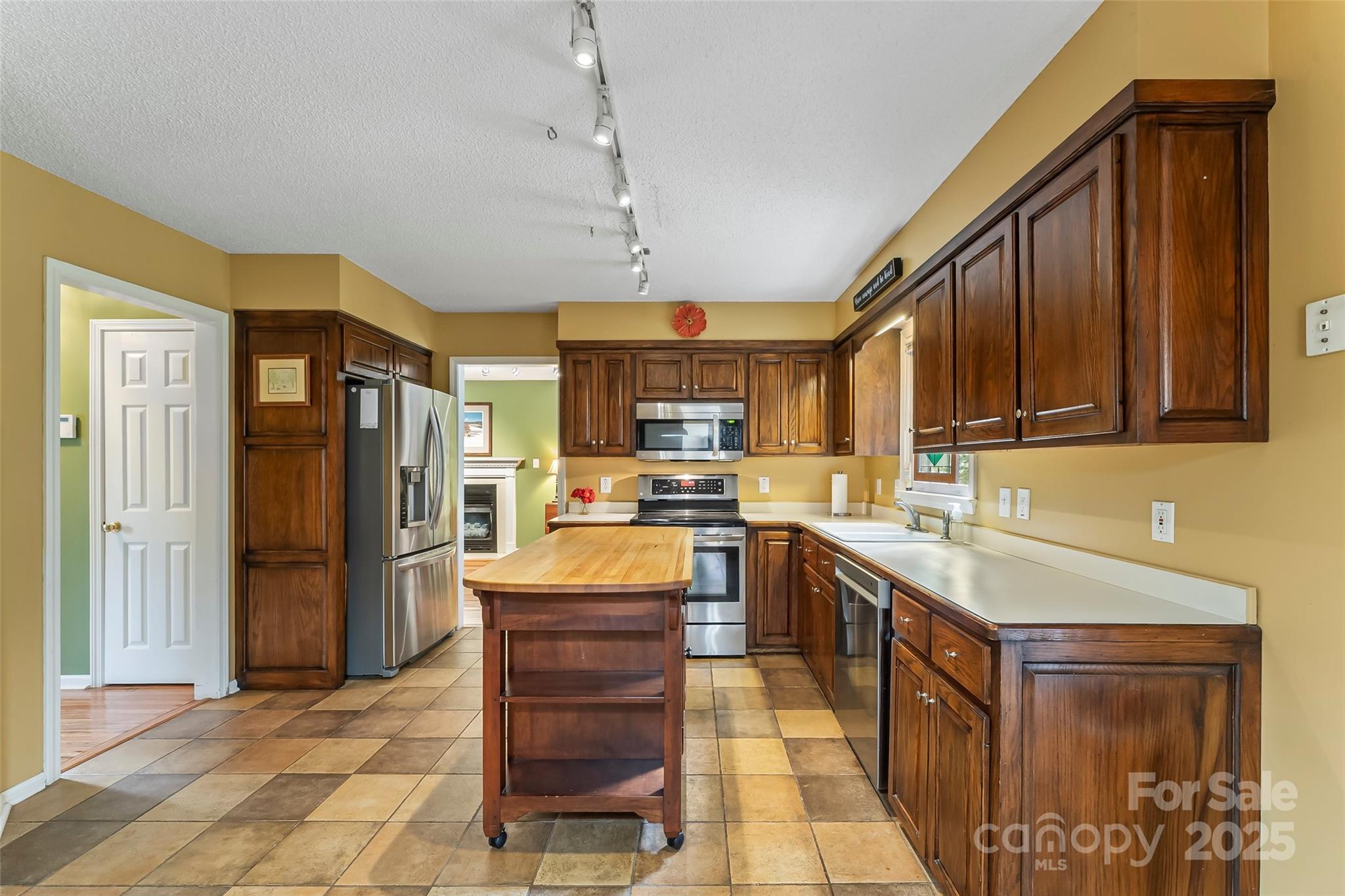 4617 Harbor View Terrace Morganton, NC 28655 - Photo 10 of 45