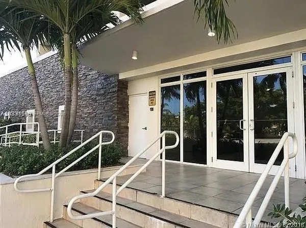$2,200 | 2400 Southwest 27th Avenue, Unit 304, Miami, FL 33145