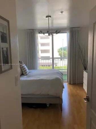$2,200 | 2400 Southwest 27th Avenue, Unit 304, Miami, FL 33145
