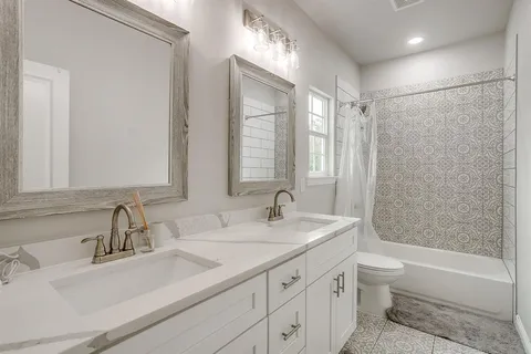 $975,000 | 3417 Park Ridge Boulevard, Fort Worth, TX 76109