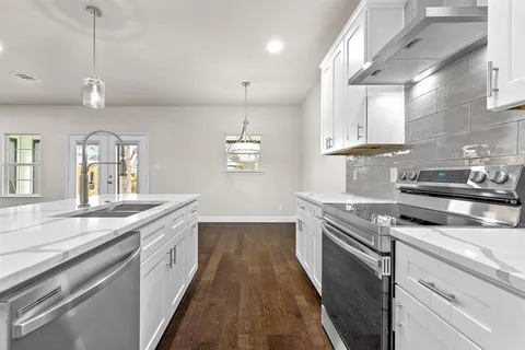 $920,000 | 3417 Park Ridge Boulevard, Fort Worth, TX 76109