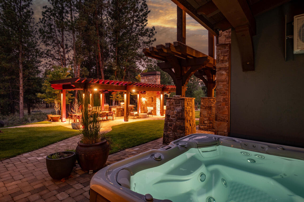 18780 Macalpine Loop Bend, OR 97702 - Photo 45 of 53 046