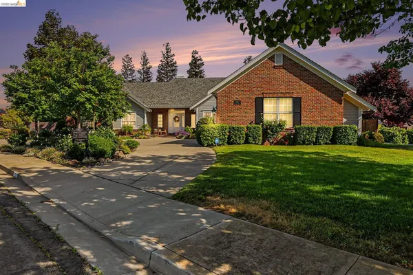 $1,199,000 | 131 Loren Lane, Oakley, CA 94561