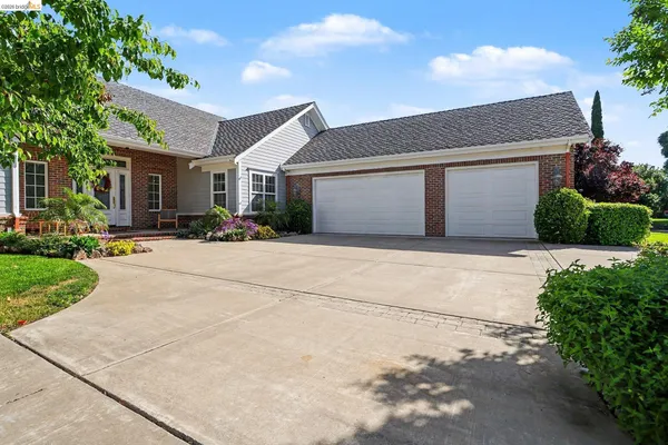 $1,199,000 | 131 Loren Lane, Oakley, CA 94561