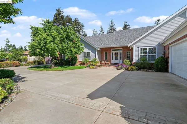 $1,199,000 | 131 Loren Lane, Oakley, CA 94561