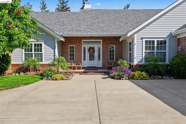 $1,199,000 | 131 Loren Lane, Oakley, CA 94561