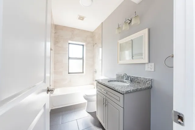 $1,275 | 1010 South 1st Avenue, Unit 201, Maywood, IL 60153