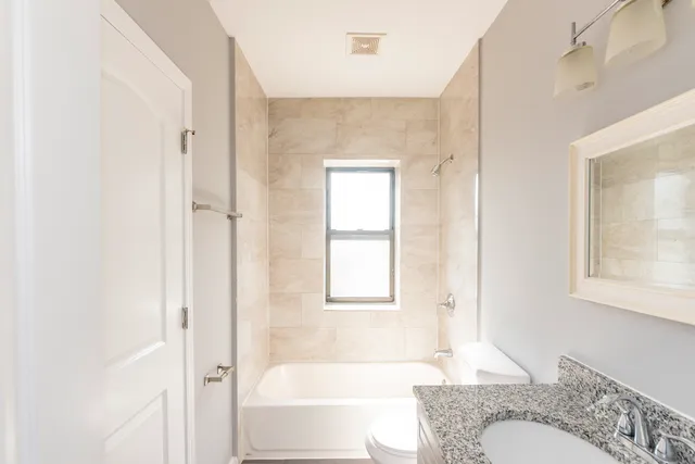 $1,275 | 1010 South 1st Avenue, Unit 201, Maywood, IL 60153