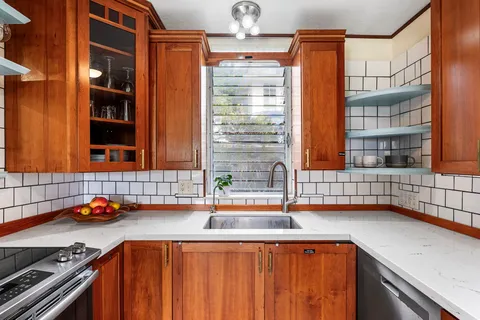 $525,000 | 78-7030 Alii Drive, Unit 301, Kailua-Kona, HI 96740