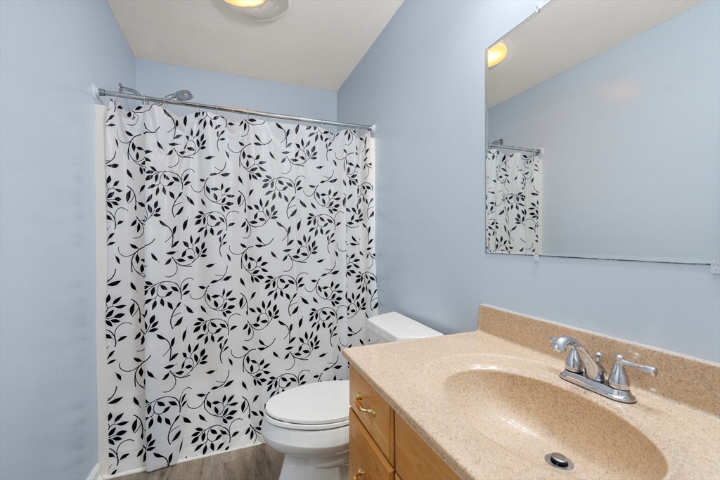 64 Wilmington Avenue Springfield, MA 01119 - Photo 22 of 39