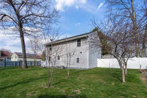 $400,000 | 64 Wilmington Avenue, Springfield, MA 01119