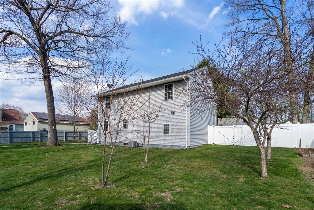 64 Wilmington Avenue Springfield, MA 01119 - Photo 36 of 39